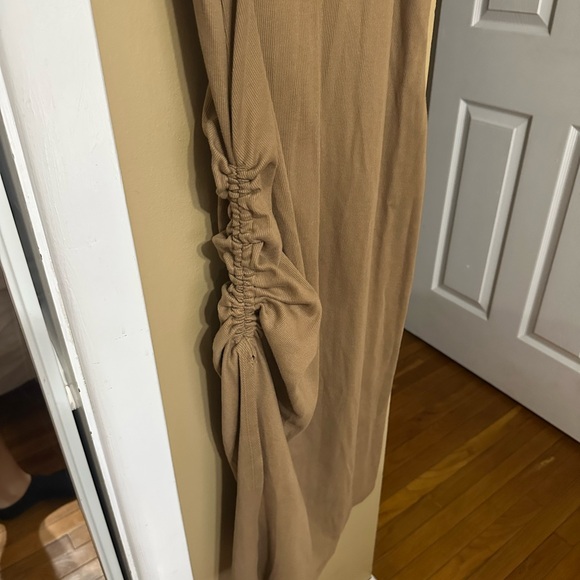 Elegant Tan Sleeveless Dress - Picture 2 of 4